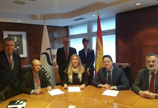 Firma del acuerdo entre las españolas Navantia y Expal y la israelí Elbit en diciembre de 2018